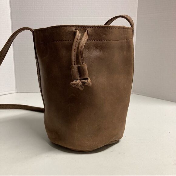 FASHIONABLE LOCAL & GLOBAL, Handmade in Ethiopia, Leather hobo crossbody, brown - Picture 7 of 15